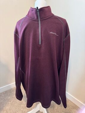 Eddie Bauer Script Logo Pullover in Burgundy